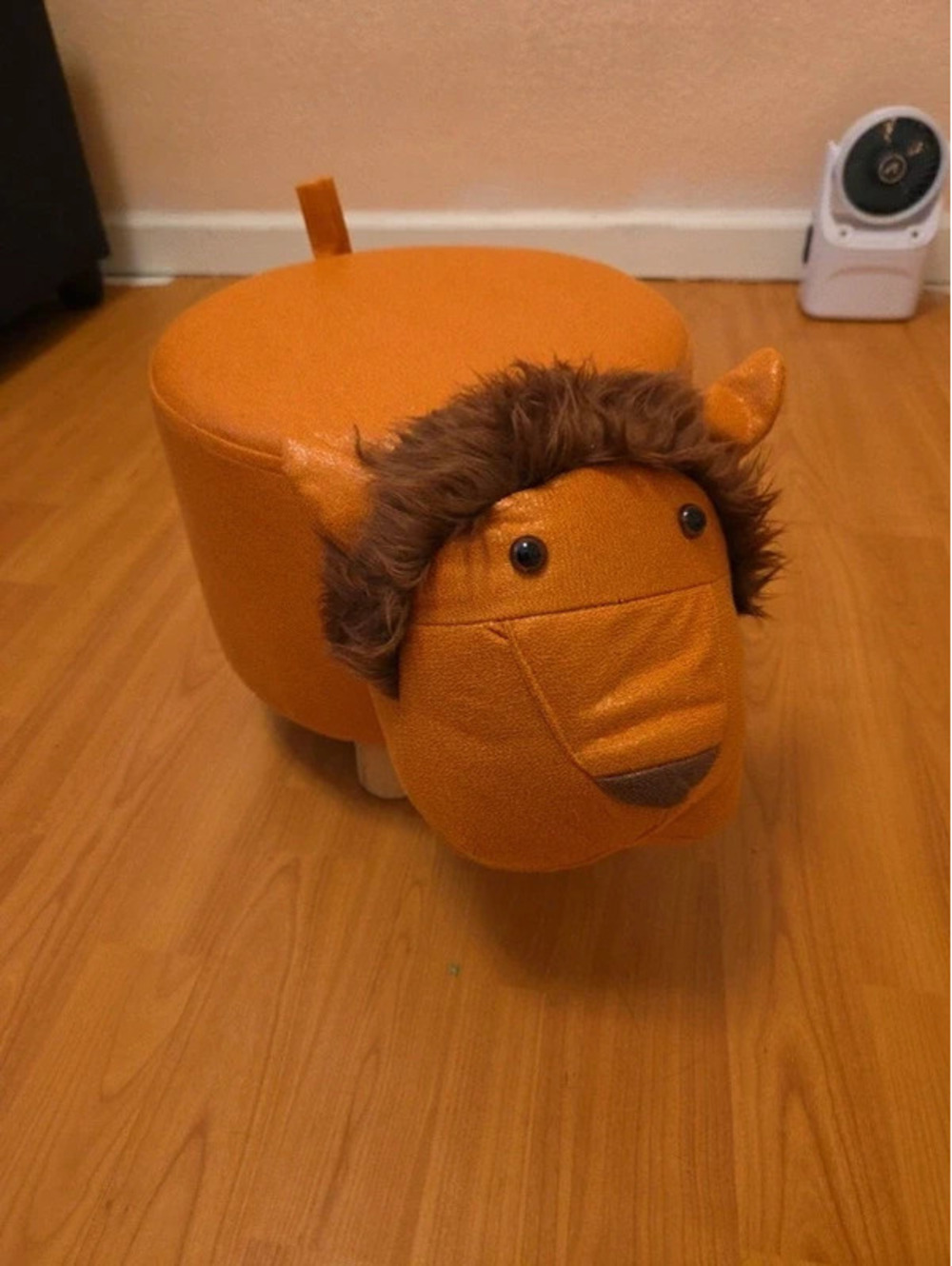 Lion steps stool foot rest seat